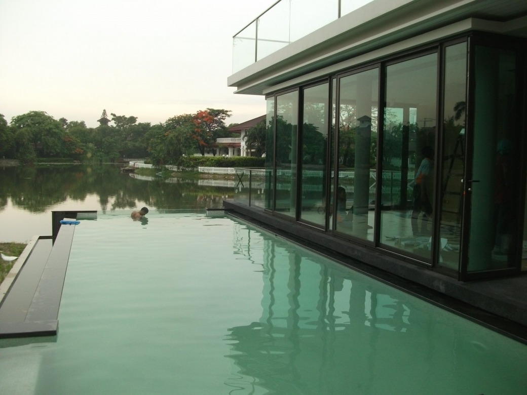 รับเหมาก่อสร้างหมู่บ้านจัดสรร